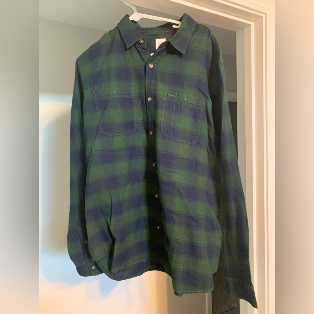 Gap button up